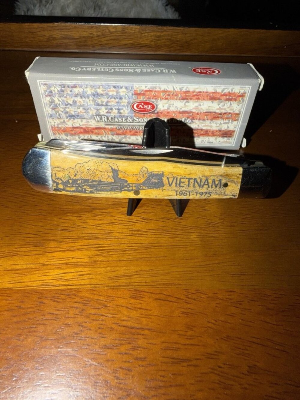 Case XX Vietnam 1961–1975 Commemorative Folding Knife.